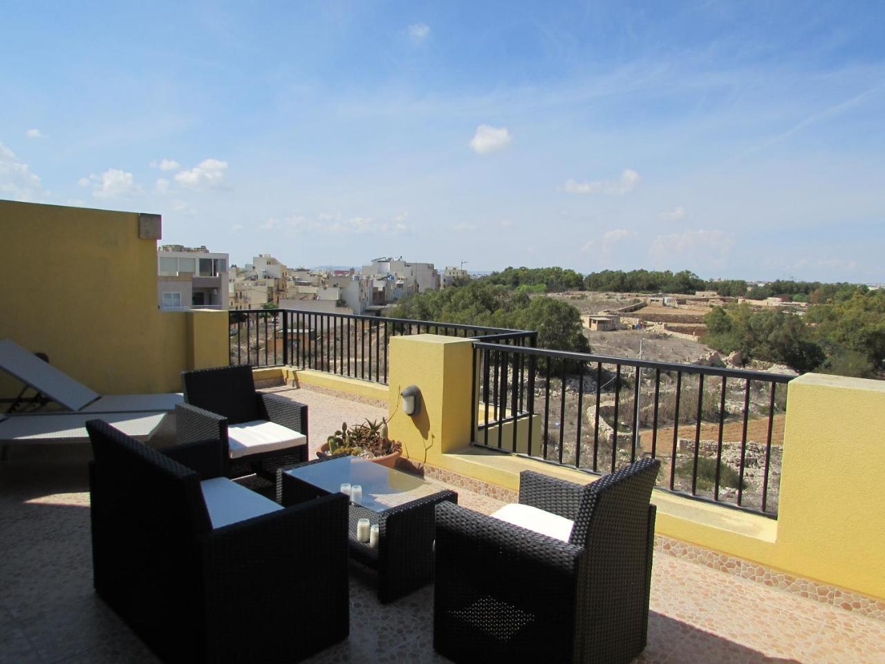 Panoramic Penthouse In Marsascala Which Enjoys Sea And Country Views Apartment Marsaskala Luaran gambar