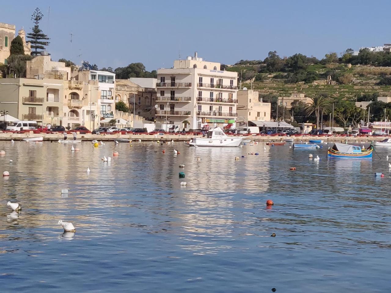 Panoramic Penthouse In Marsascala Which Enjoys Sea And Country Views Apartment Marsaskala Luaran gambar