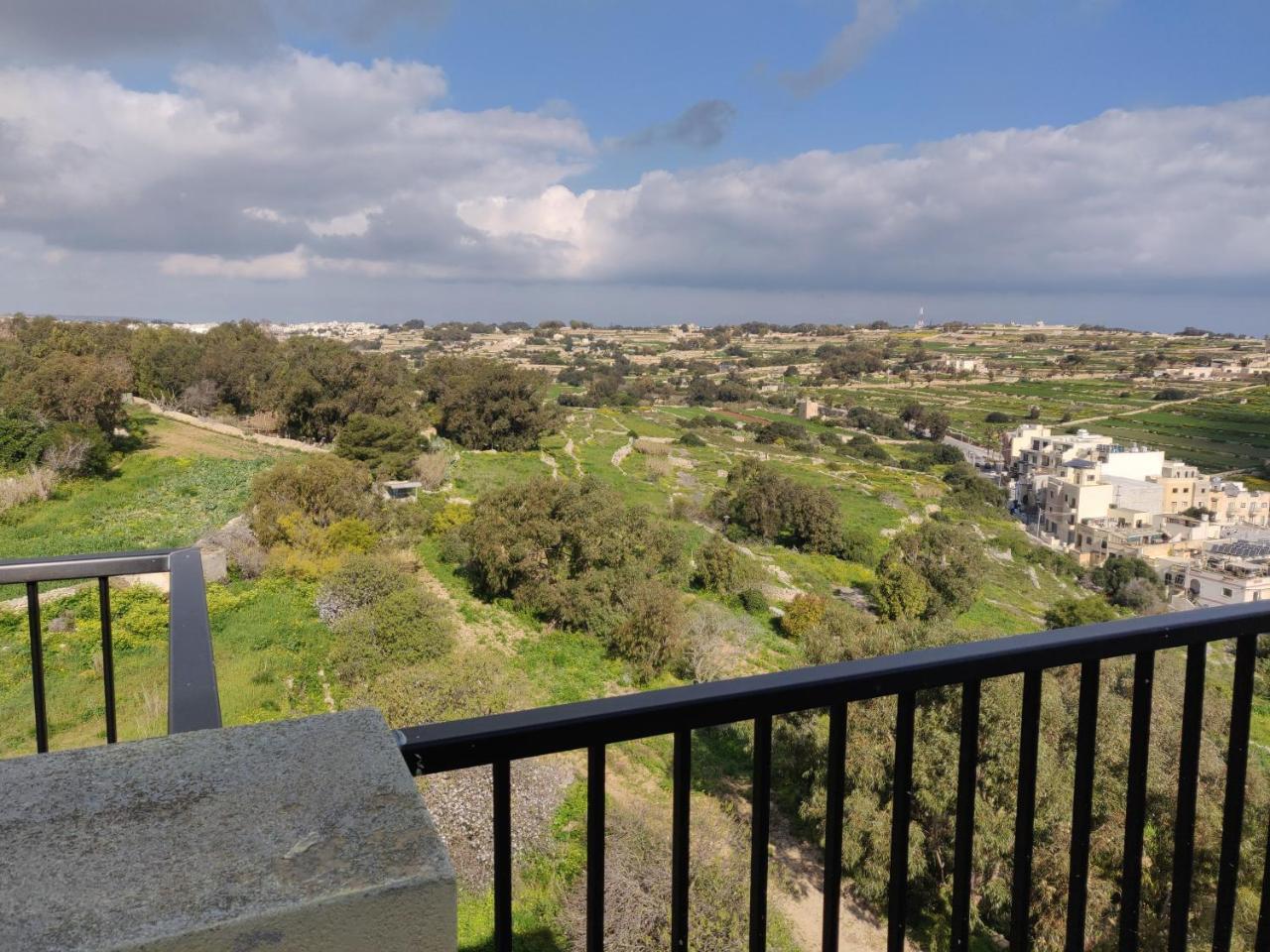 Panoramic Penthouse In Marsascala Which Enjoys Sea And Country Views Apartment Marsaskala Luaran gambar